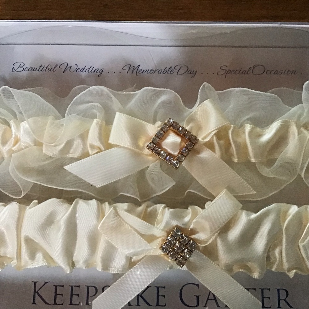 KEEPSAKE Ivory Satin & Organza Bridal Garter Set - Picture 2 of 2